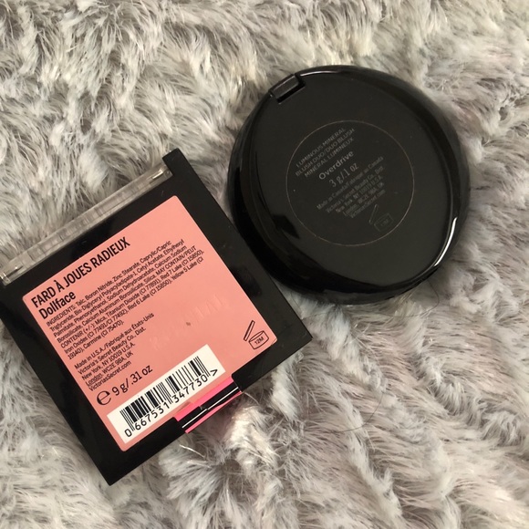 Victoria's secret blushes - Picture 2 of 2